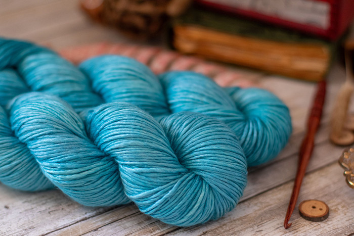 Pre-Order Expression 'PEARLESCENT' WORSTED