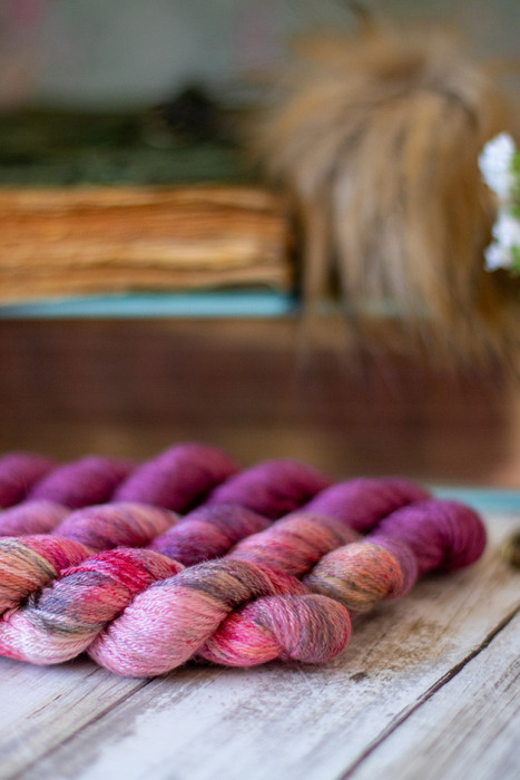 Pre-Order Velvet Dusk Hues 'NIGHTSONG' FINGERING