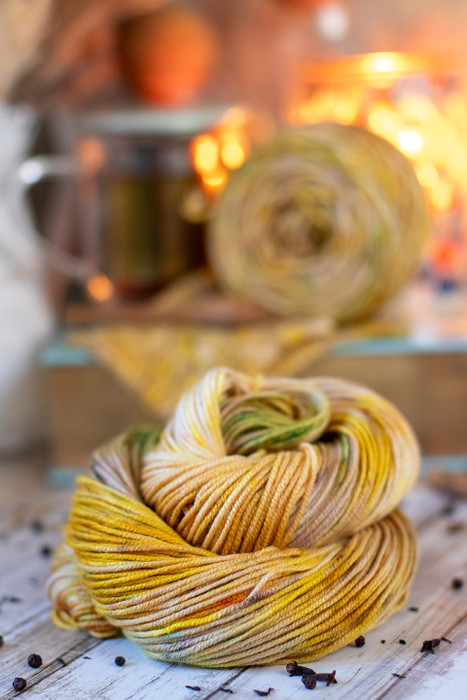 Cup of Chamomile 'CREMA' WORSTED