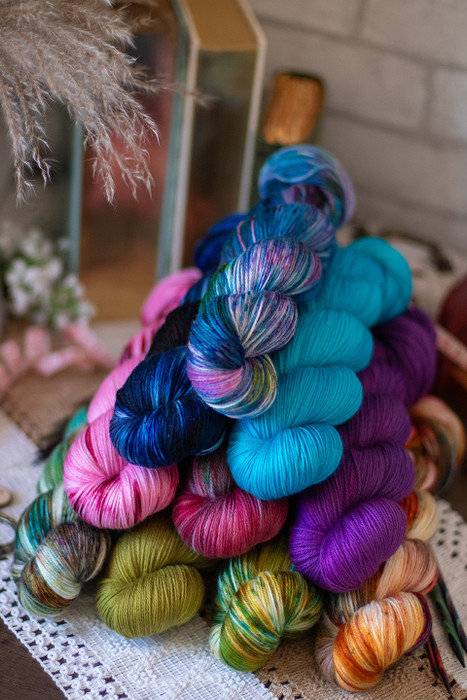 OOPSY Brave, Wild, and Free Hues 'SINCERE' SOCK KIT