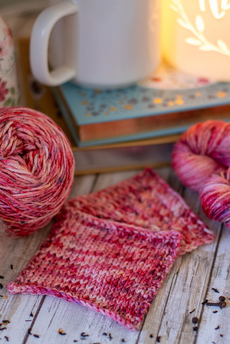 Cup of Hibiscus 'CREMA' WORSTED