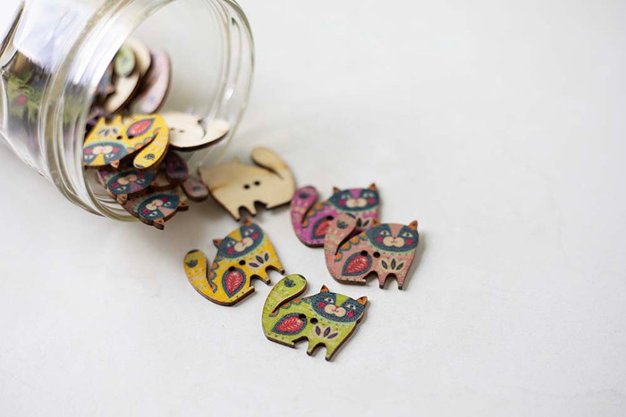 Wooden Folk Kitty Buttons