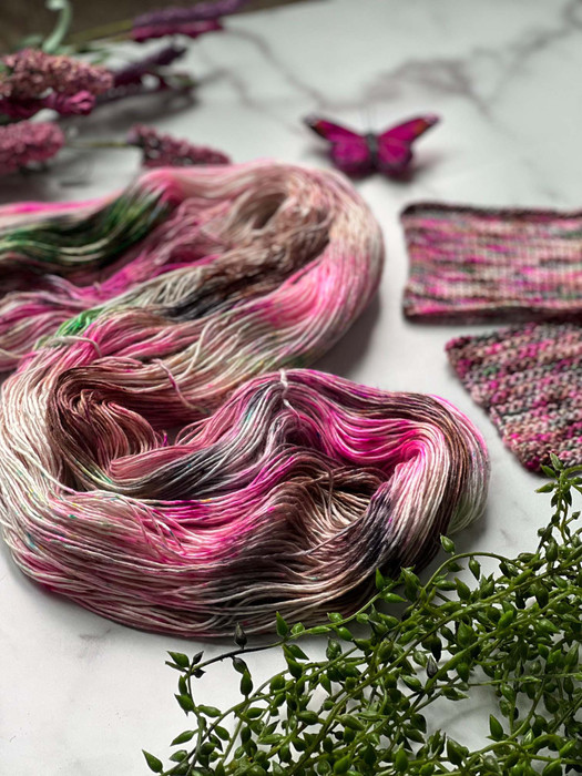 Anna's Hummingbird 'PEARLESCENT' FINGERING 