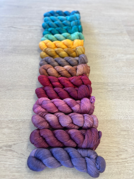 Early Fall 'PEARLESCENT' FINGERING Mystery Skein