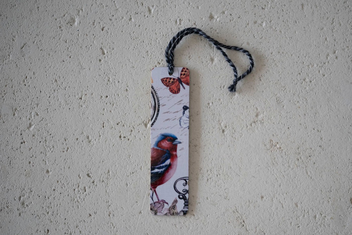 Antique Flowers Wooden Bookmark – Free Gift with Oasis Fingering (Code Below)