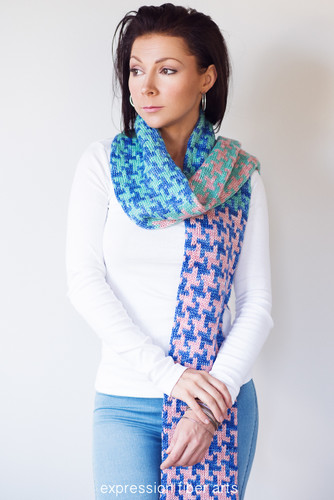 hello-houndstooth-knitted-