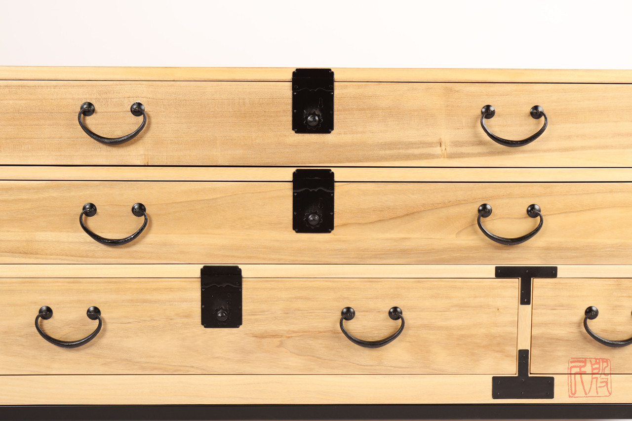 Japanese Style Sword Chest (KB34)