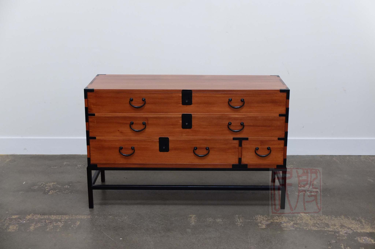 Japanese Style Sword Chest (KB34)