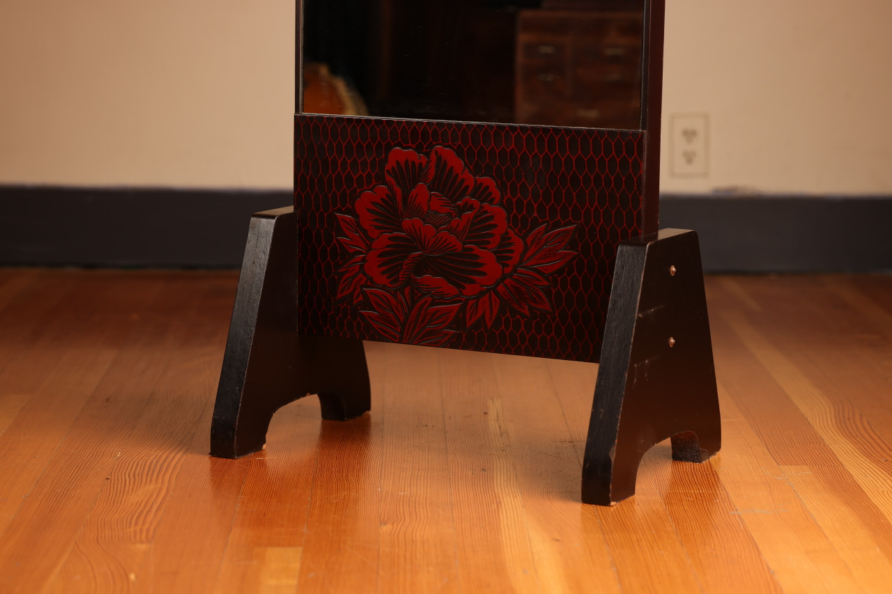 Authentic Japanese Kamakura Carving Lacquer Standing Mirror (22S-40)