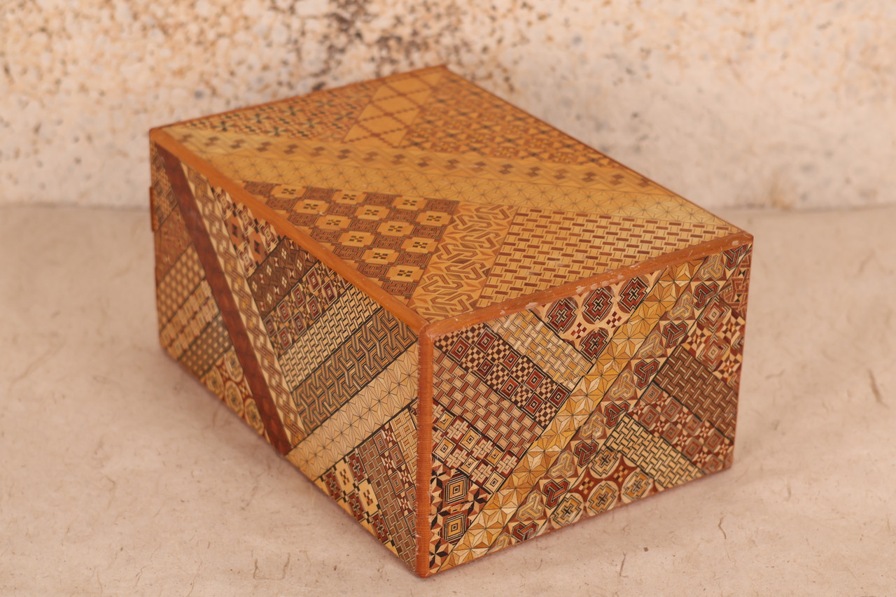 Japanese Hakone Zaiku Puzzle Marquetry Inlay Box (23O-244)