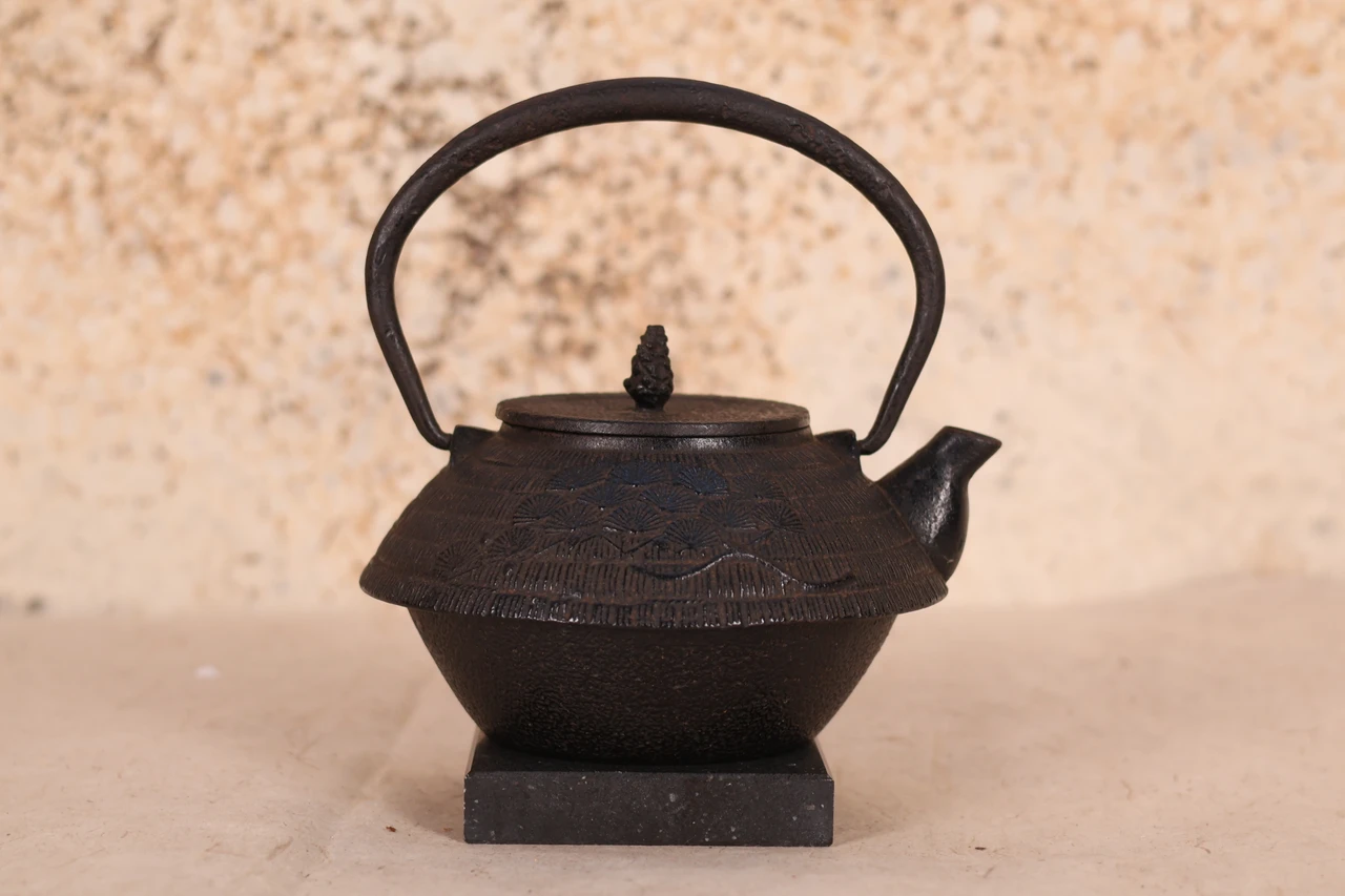 よしさん専用 Vintage Japanese Tetsubin Iron Kettle (23O460-1)