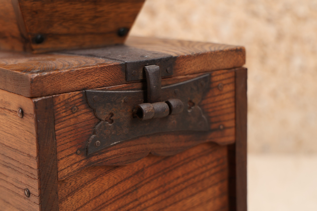 Vintage Money Saving Box Saisenbako (SKU: NM-524-3) - Eastern