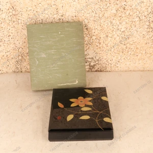 Vintage Japanese Lacquer Lidded Box with Nashiji Ground and Maki-e Floral Decoration, Heisei 1990-2018 | SKU: 26J-0701 - 1