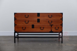 Japanese Style Sword Chest With Teak Color.