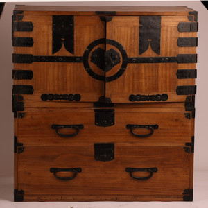 Vintage Japanese Kannon Isho Tansu 2 Section (22M-B33)