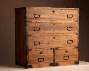 Vintage Japanese Ko Tansu. (22S-G3)