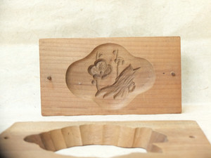 Vintage Japanese Kashigata Cake Mold (21N158-14)