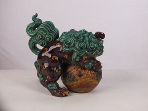Vintage Japanese Kutani Shishi Figurine (23O-312)