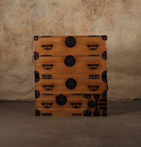 Antique Japanese Kasane Isho Kimono Tansu 2 Section Dresser With KIrinoki From Meiji Era (24A-B9) - 2