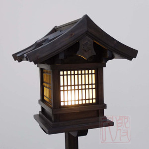 Japanese style lantern, made of solid fir wood. (WL2) Japanese style lantern, made of solid fir wood. (WL2)