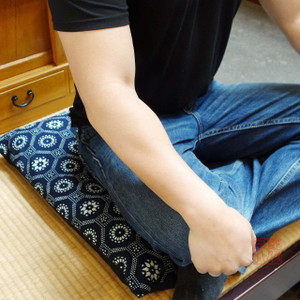 zabuton, seating cushion. with indigo fabric (ZAB001) zabuton, seating cushion. with indigo fabric (ZAB001)