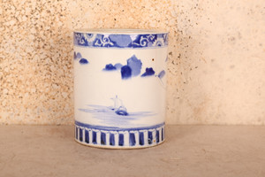 Vintage Japanese Hibachi Blue and White (24J-450-4) Vintage Japanese Hibachi Blue and White (24J-450-4)