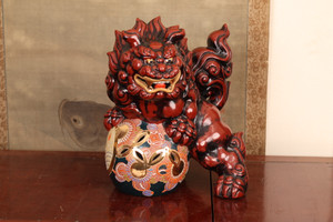 Vintage Japanese Kutani Shishi (Foo Dog) Statue — 1980s, Showa Era (SKU: 25M-403-4) - 1