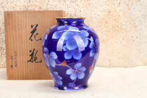 Vintage Japanese Flower Vase — Porcelain, 1950, Showa Era (SKU: 25M-511)