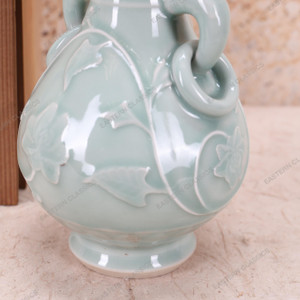 Vintage Japanese Flower Vase — Porcelain, 2000, Heisei Era (SKU: 25M-469-2) - 2 Vintage Japanese Flower Vase — Porcelain, 2000, Heisei Era (SKU: 25M-469-2) - 2