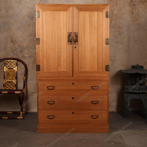 Antique Japanese Kimono Chest — 1920, Taisho Era (SKU: 25M-A323) - 1 Antique Japanese Kimono Chest — 1920, Taisho Era (SKU: 25M-A323) - 1