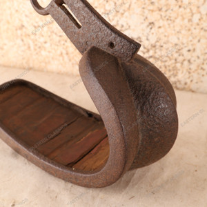 Vintage Japanese Stirrups — Iron, 1950, Showa Era (SKU: 25S-629) - 2