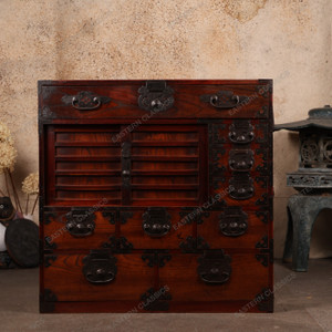 Antique Japanese Choba Tansu Merchant Chest With Yokozan Style Hikido Distinctive Warabite Pulls And Kanagu Hardware… - 