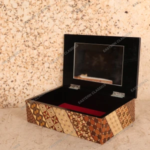 Antique Or Vintage Japanese Item Md09 (SKU: MD09) -