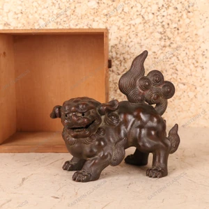 Small Items Vintage Japanese Lion Statue 1966 1989 Late — Pottery, Showa Era (SKU: 26M-123) - 1