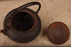Teaware Antique Japanese Kettle 1912 1926 — Iron, Taisho Era (SKU: 26M-121-1) - 2