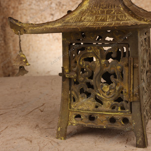 Lanterns Antique Japanese Lantern 1912 1926 — Bronze, Taisho Era (SKU: 26M-872-2) - 2