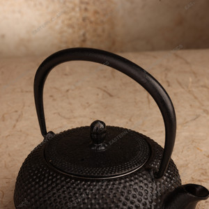 Teaware Vintage Japanese Kettle 1946 1965 Mid — Iron, Showa Era (SKU: 26M-617-3) - 2