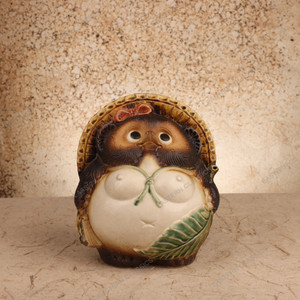 Tanuki Vintage Japanese Shigaraki Tanuki Statue 1990 2018 — Pottery, Heisei Era (SKU: 26M-016) - 1