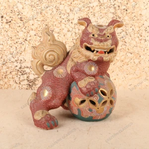 Vintage Japanese Kutani-Style Porcelain Shishi Figurine with Tama Ball, Mid Showa 1946-1965 | SKU: 26J-0851-1 - 1