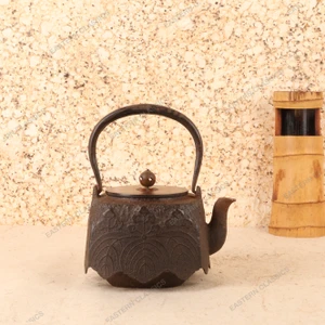 Vintage Japanese Tetsubin cast iron kettle, Early Showa 1927-1945 | SKU: 26J-0490 - 1