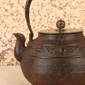 Vintage Japanese Tetsubin cast iron kettle, Mid Showa 1946-1965 | SKU: 26J-0522 - 2