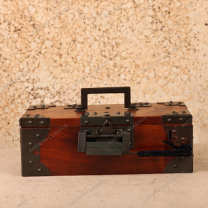 Vintage Japanese Hakobi bako portable iron-bound storage box, Late Showa (1966-1989) | SKU: 26J- 1