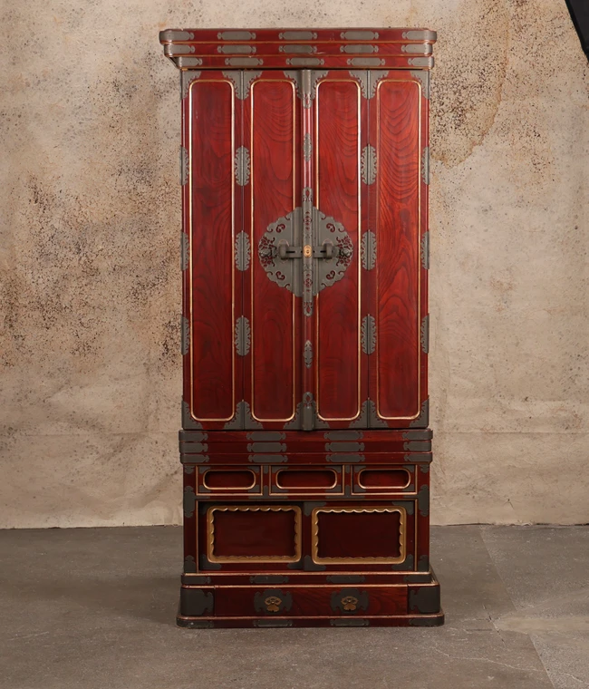 Antique Japanese Buddhist Altar, Butsudan "仏壇" — 1900 (SKU: 25M-H300B) - 2
