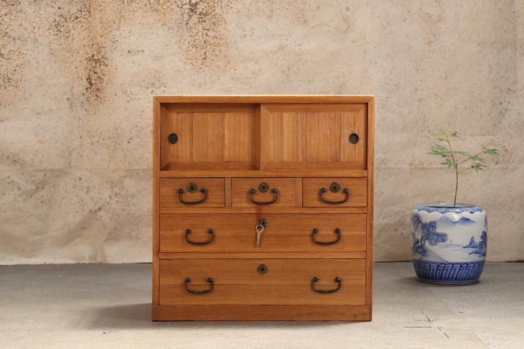 Antique Japanese Small Chest Ko tansu With Sliding Doors — Kirinoki, 1920, Taisho Era (SKU: 25M-G326) - 1
