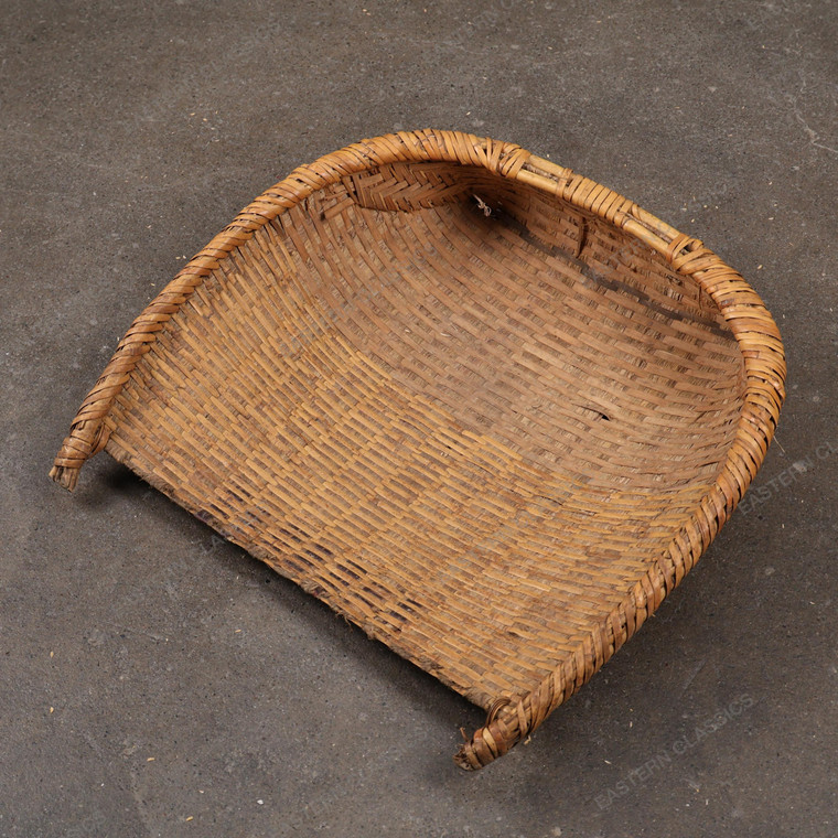 Vintage Shōwa Japanese Furuimi Woven Harvest Basket, 1950s (SKU: 25M-537-1) - 1