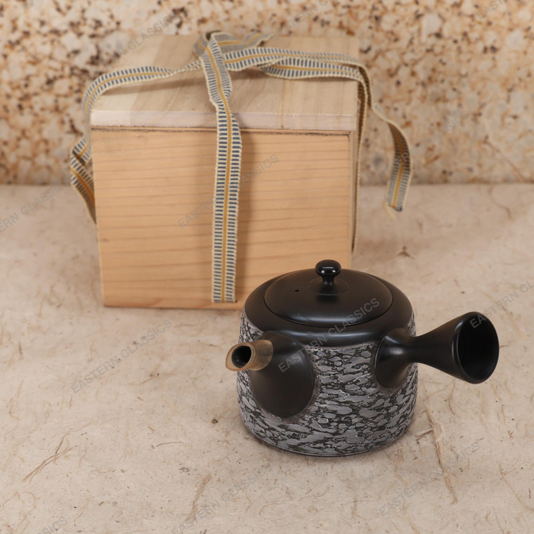 Vintage Japanese Tea Pot — Porcelain, 2000, Heisei Era (SKU: 25M-492-3) - 1