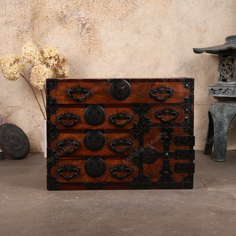 Antique Japanese Ko Tansu – Small Kiri Wood Chest with Decorative Mokko Pulls & Kirimon-Motif Kanagu Drawers, 1970, Showa Era (SKU: 25S-G425) - 1