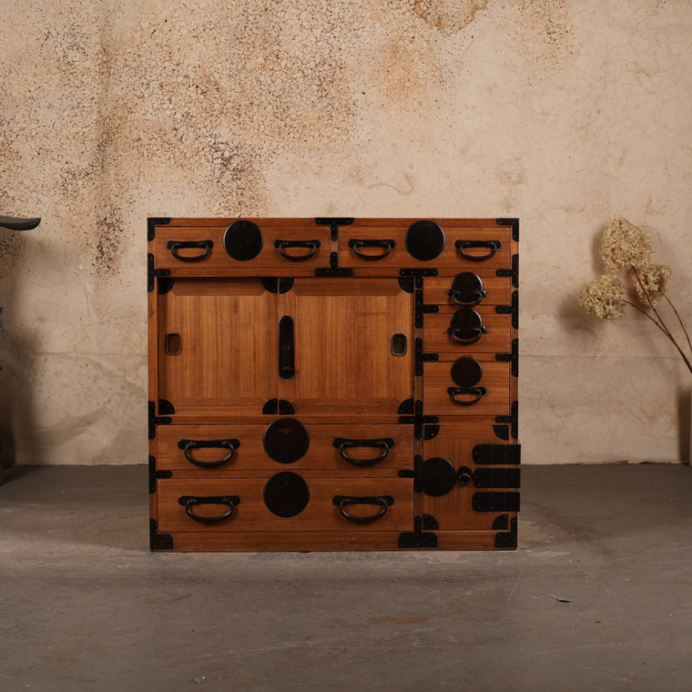 Antique Japanese Ko Tansu Small Chest With Distinctive Hardware On Sliding Door, Katabiraki Door And Multi-sized Gunpai Pull Drawers - 1900s Meiji Era (25S-D403)