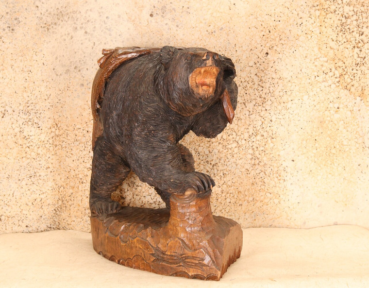Japanese Wooden Hokkaido Ainu Bear (21M-66-1) one broken toe