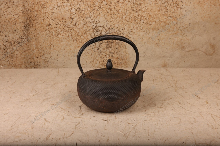 Teaware Antique Japanese Kettle 1912 1926 — Iron, Taisho Era (SKU: 26M-121-1) - 1